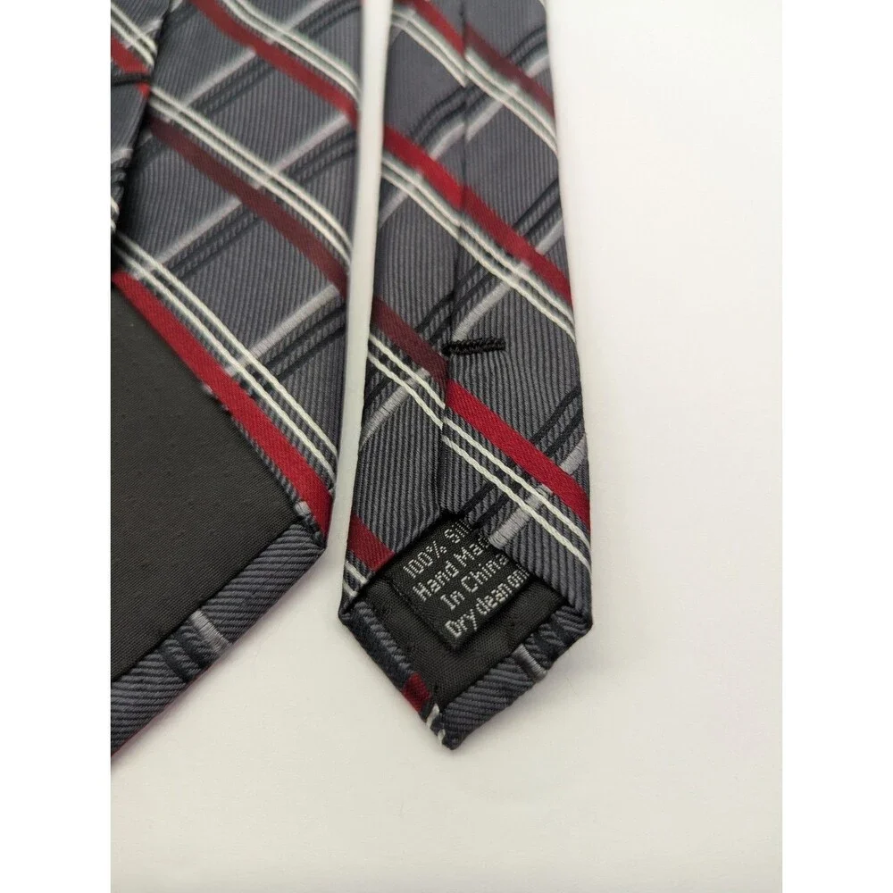 Pronto Uomo Tartan Gray/Red 100% Silk Pointed Classic Necktie Tie‎